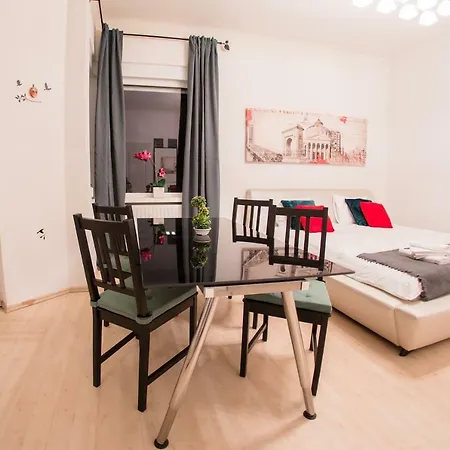 Sun Residences Cismigiu Apartment